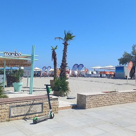 Luxury Promenada Apartment - Frontal Beachfront Mamaia Nord Năvodari Buitenkant foto