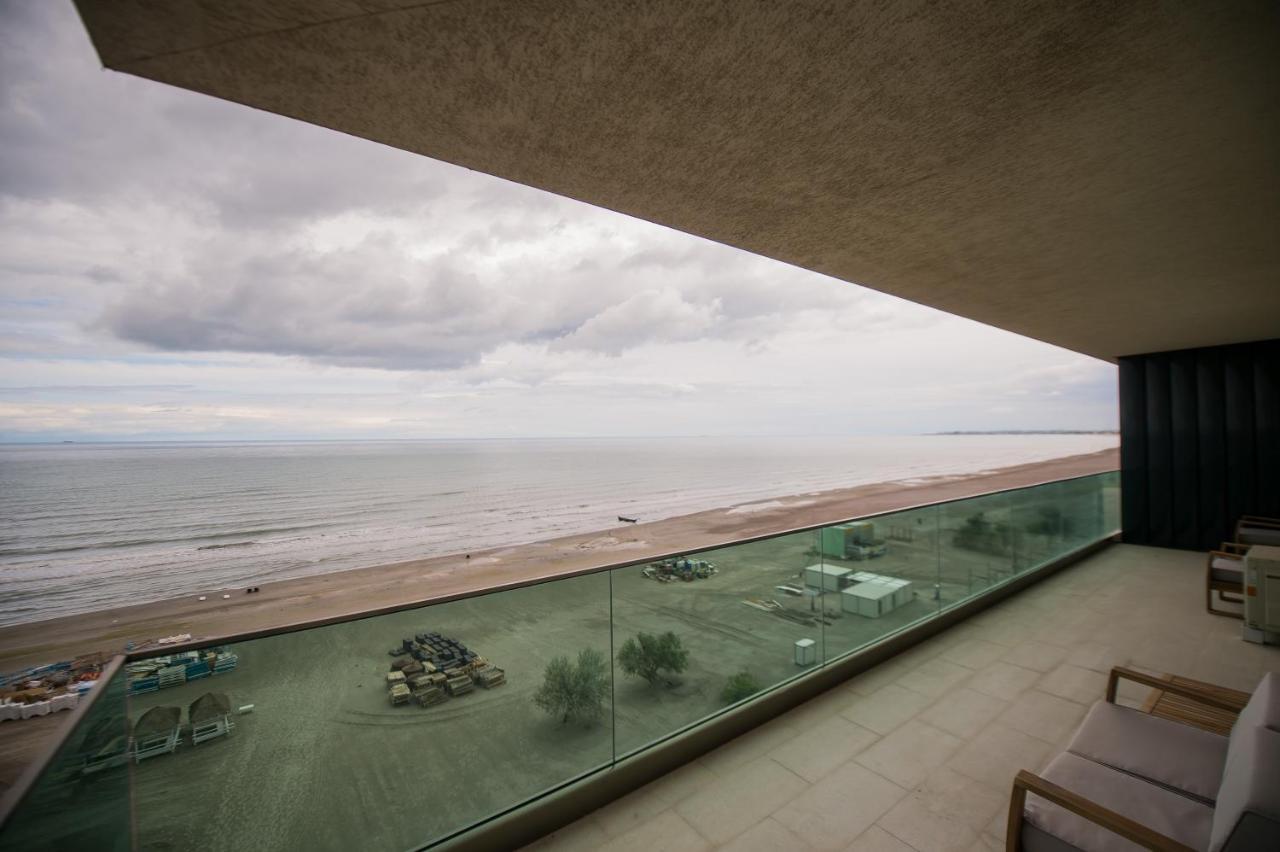 Luxury Promenada Apartment - Frontal Beachfront Mamaia Nord Năvodari Buitenkant foto