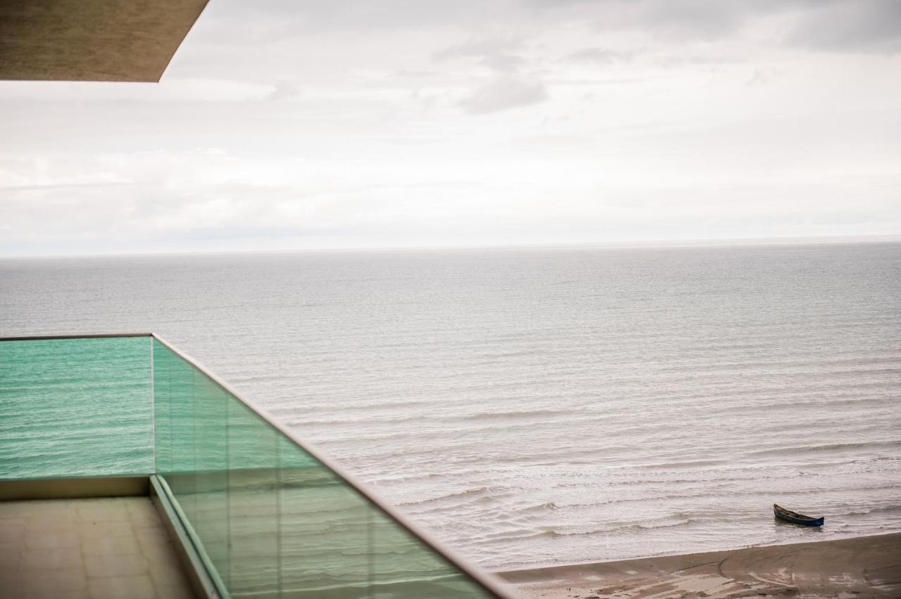Luxury Promenada Apartment - Frontal Beachfront Mamaia Nord Năvodari Buitenkant foto