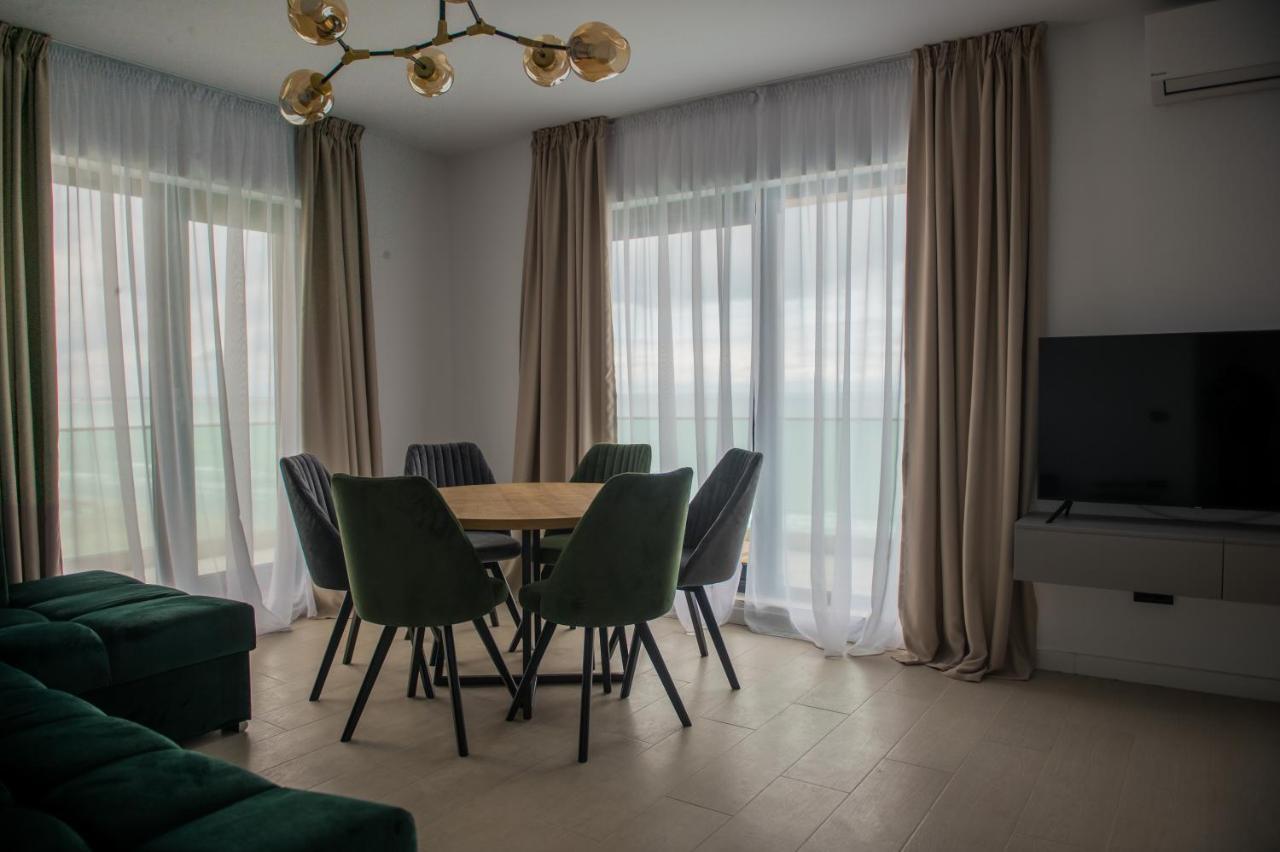 Luxury Promenada Apartment - Frontal Beachfront Mamaia Nord Năvodari Buitenkant foto