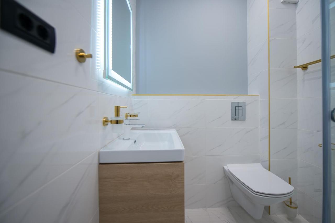 Luxury Promenada Apartment - Frontal Beachfront Mamaia Nord Năvodari Buitenkant foto