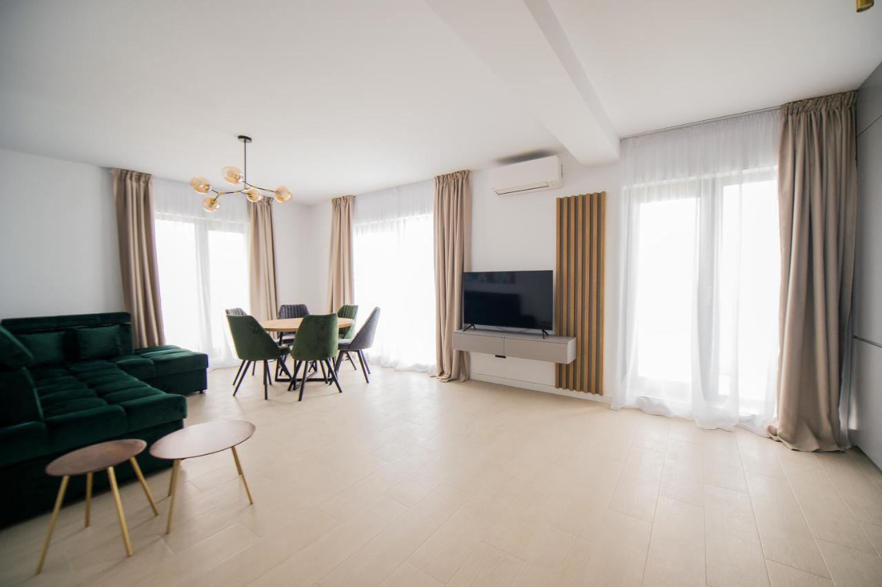Luxury Promenada Apartment - Frontal Beachfront Mamaia Nord Năvodari Buitenkant foto