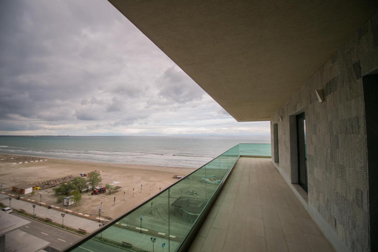 Luxury Promenada Apartment - Frontal Beachfront Mamaia Nord Năvodari Buitenkant foto