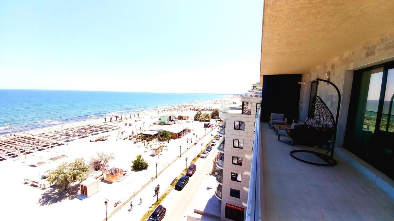 Luxury Promenada Apartment - Frontal Beachfront Mamaia Nord Năvodari Buitenkant foto