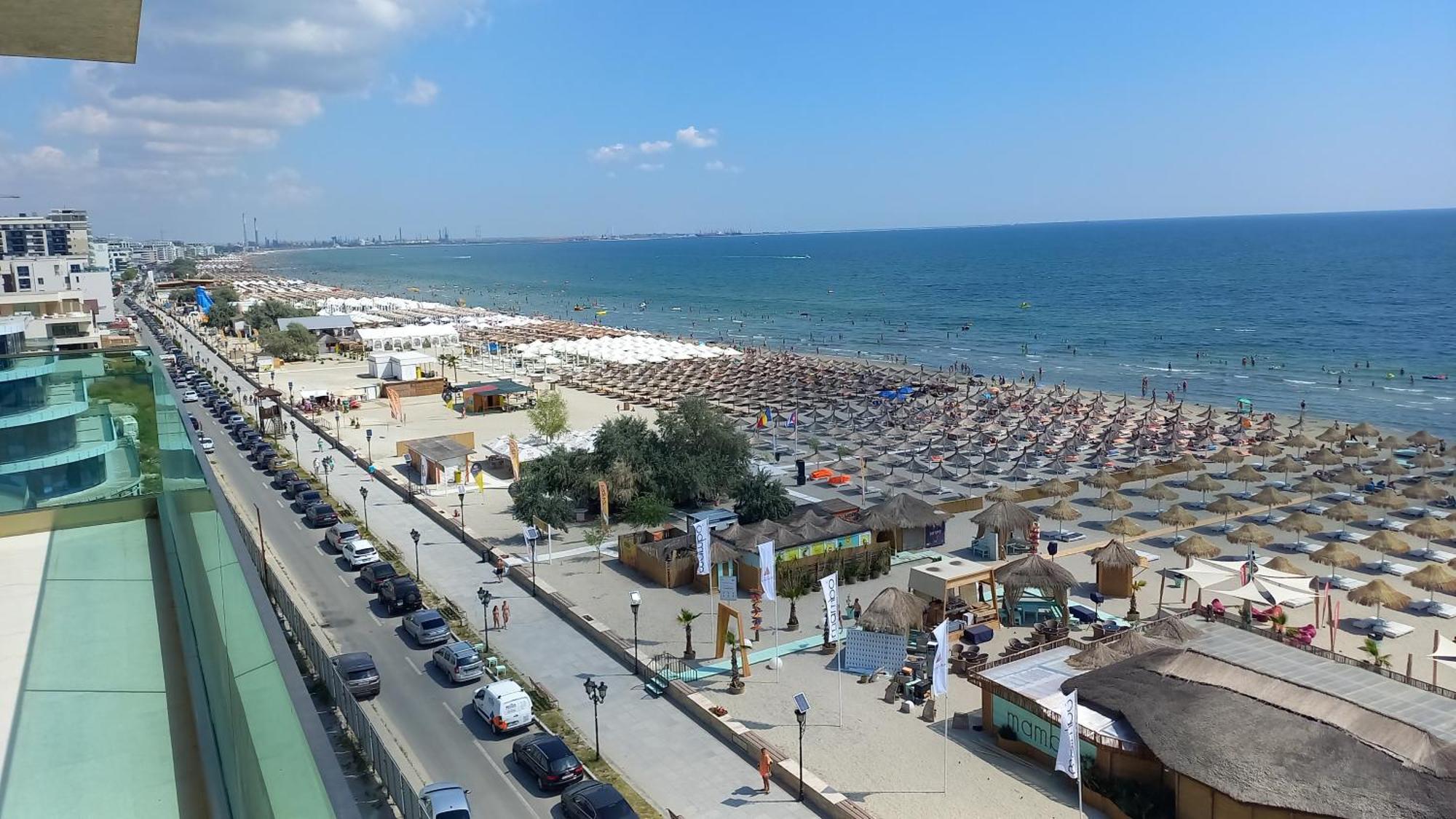 Luxury Promenada Apartment - Frontal Beachfront Mamaia Nord Năvodari Buitenkant foto
