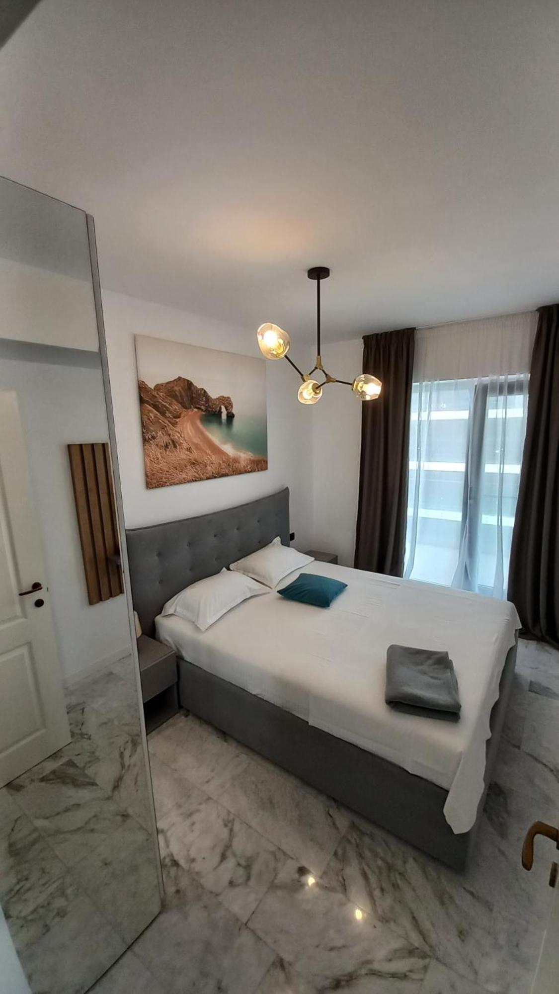 Luxury Promenada Apartment - Frontal Beachfront Mamaia Nord Năvodari Buitenkant foto